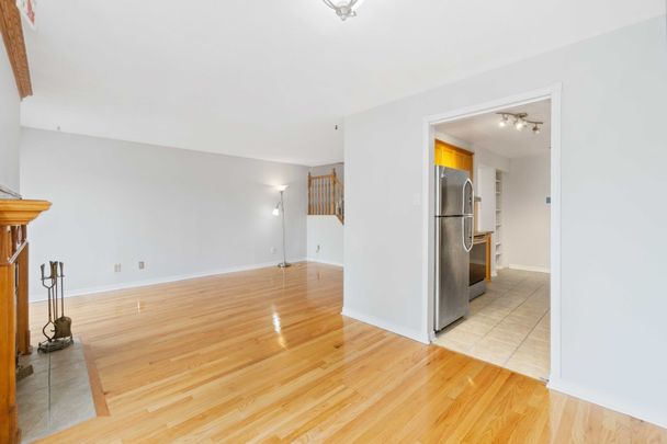 For Lease - 1904 SUMMERFIELDS Crescent, Orleans - Convent Glen and Area, Ontario - Photo 1