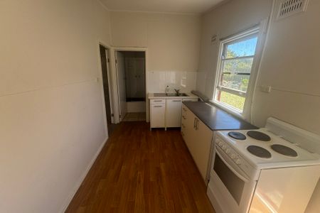 View Saturday at 9.20am - 9.40am - Photo 2