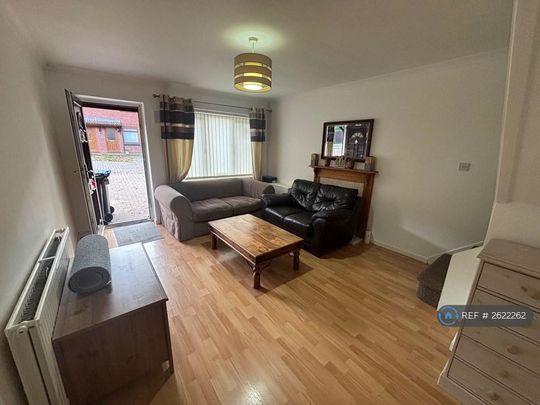 2 bedroom terraced house to rent - Photo 1