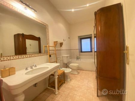 Appartamento di 210 m² con più di 5 locali a Catan - Photo 3