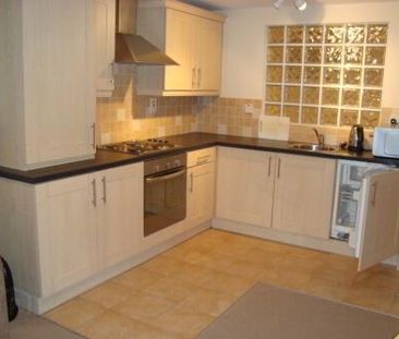 Apt 5 Bloomfield Place, 1a Ravenscroft Street, Belfast, BT5 5BE - Photo 1