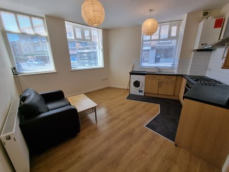 1 Bed Student Accommodation - Photo 2