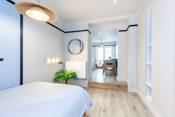 1 Bed Flat, Kensington Gardens Square, W2 - Photo 1