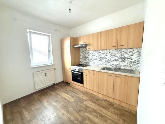 Fixe Besichtigung Di 23.06 um 17.00 Uhr! Günstige 4-Zimmer Mietwohnung in Wels - Sofort einziehen! - Photo 1