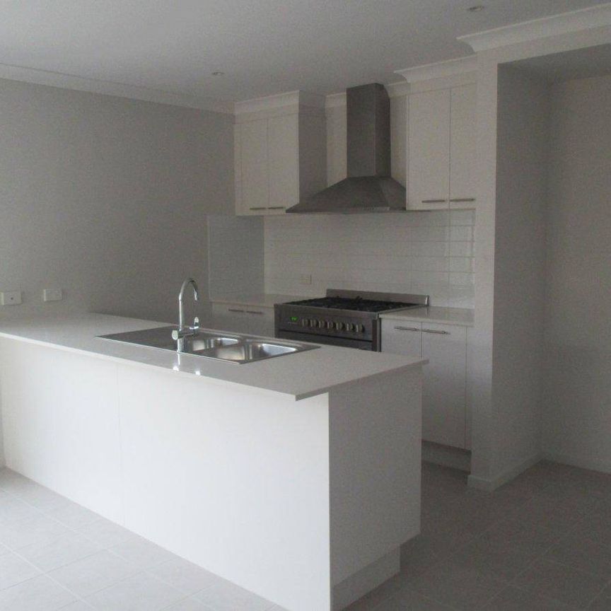 20 HOWITT AVENUE, EASTWOOD - Photo 1