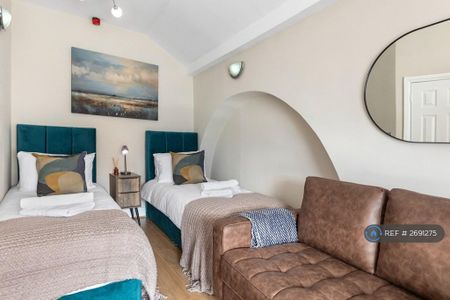 2 bedroom flat to rent - Photo 4