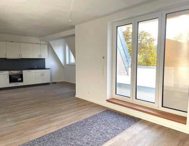 Schöner Wohnen im DG mit Ausblick im Kranoldkiez - Foto 1