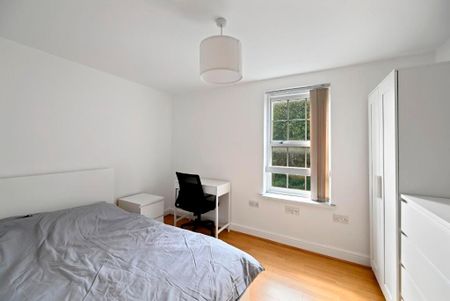 3 bedroom flat to rent - Photo 5