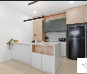 Executive Living at Its Finest – Fully Furnished Townhouse - Photo 5