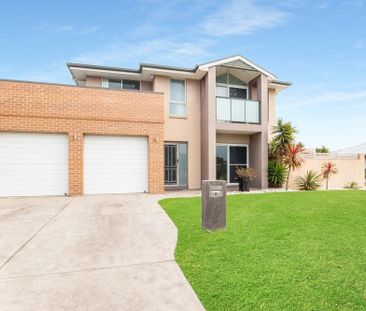 4 Bedroom Family Home in Sought-After Haywards Bay - Photo 5