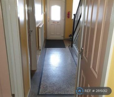 1 bedroom in a house share to rent - Photo 6