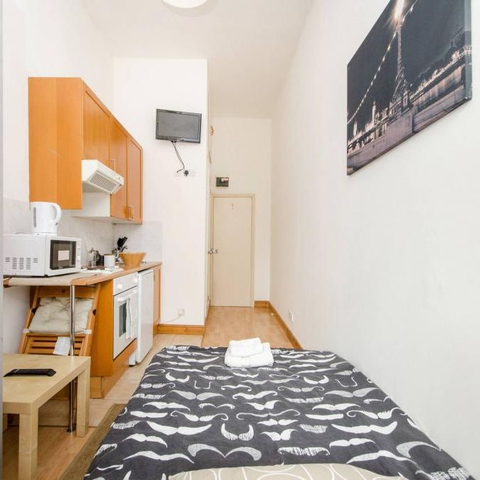 Flat 01 West Cromwell Road, Earls Court SW5 9QL - Photo 1