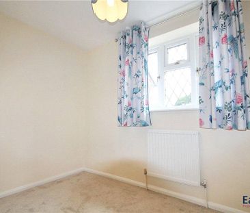 3 bedroom end of terrace house to rent - Photo 3