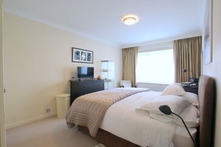 2 Bedroom Apartment, Downside, St. John’s Avenue - Photo 5