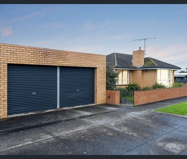 Comfortable Family Living in a Convenient Location - Photo 2