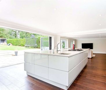 Beautiful family home in a sought after area of Virginia Water - Photo 6