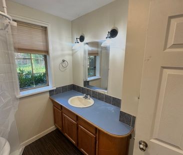 Ocean Views Home in Union Bay 2 Bed 1 Bath - Photo 4