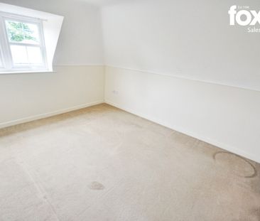 2 bed flat to rent in Crabton Close Road, Bournemouth, Dorset, BH5 1HN - Photo 1