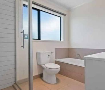 Papakura 3Bedroom House available for Rent - Photo 3
