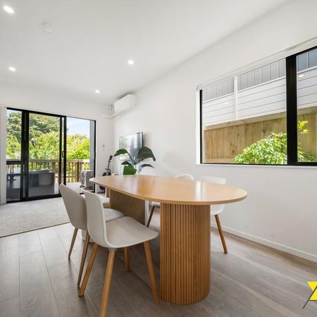 Modern Living with Spacious Indoor-Outdoor Flow in a Prime Location - Photo 2