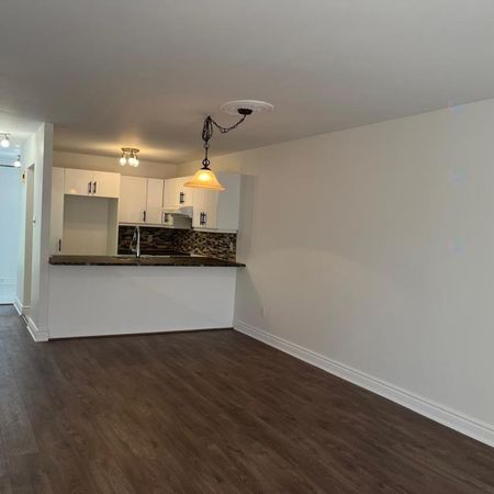 Condo 4 1/2 sur 2 étages rénové Pointe-aux-Trembles Montréal - appartement à louer - Photo 3