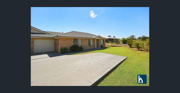 FULLY FURNISHED DUPLEX - Photo 1