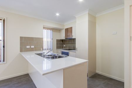 4 Bedroom Home In Highlands Estate! - Photo 4