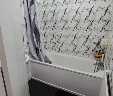 4 bedroom terraced house to rent - Photo 6
