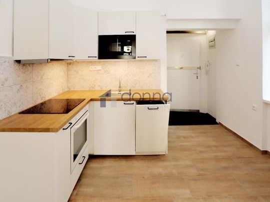 Pronájem bytu 2+1 48 m2 - Fotografie 1