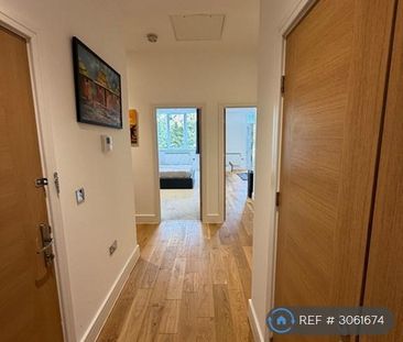 2 bedroom flat to rent - Photo 2