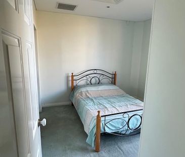 South Perth - Photo 1