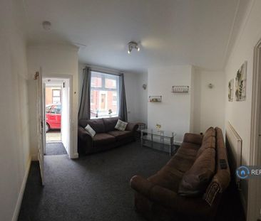 2 bedroom terraced house to rent - Photo 2