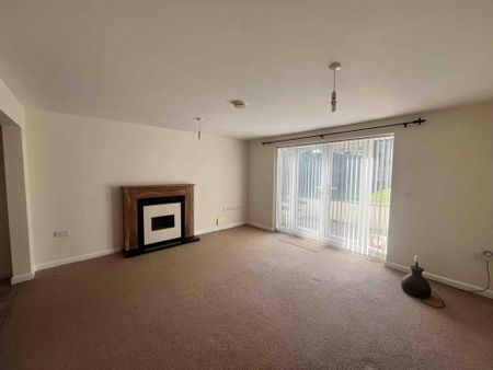 3 bedroom semi-detached house to rent - Photo 2