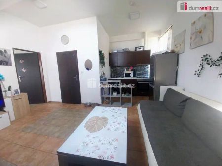 Pronájem bytu 2+kk ve Veselí nad Moravou - Fotografie 3