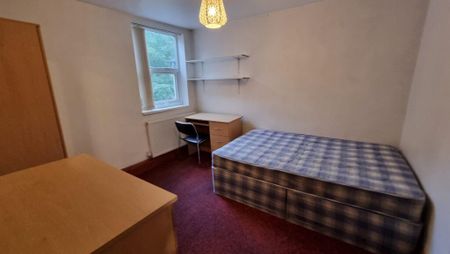 6 bedroom terraced house to rent - Photo 3