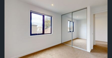 Fresh, Modern, and Minutes from the Beach - Photo 3