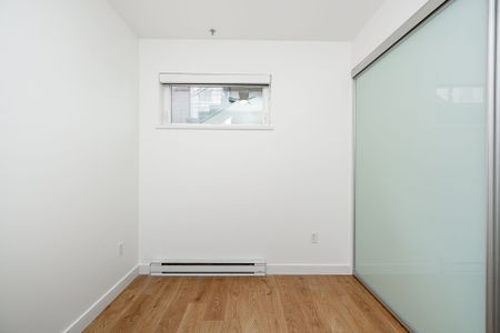 Chic One-Bedroom + Den in East Vancouver – Private Entry & Prime Location - Photo 3