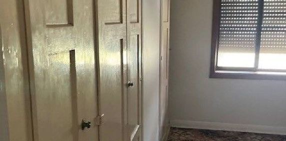 Available 6 Months - Great Location - Photo 2