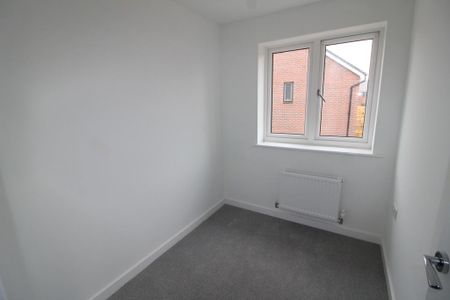 3 bedroom semi-detached house to rent - Photo 3