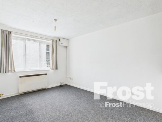 Upton Park, Slough, Berkshire,SL1 - Photo 1