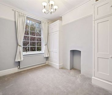 Charming period conversion in Bedford Park - Photo 4