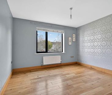 37 Drumadoon Square, Dundonald, Belfast, BT16 2QN - Photo 2