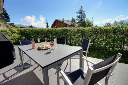 Recently renovated apartment located on the village square for rent by the week - Photo 3