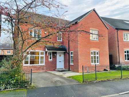 5 Bed Detached House, Stoneyholme Avenue, M8 - Photo 3