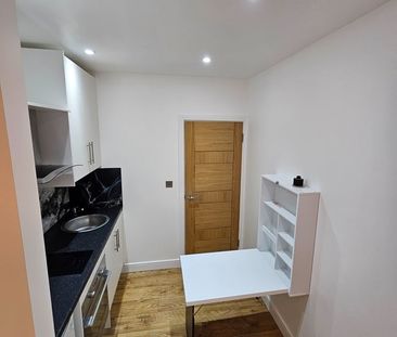 Room in a Shared House, Tanfield Road, CR0 - Photo 2