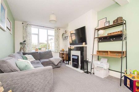 3 bedroom semi-detached house to rent - Photo 2