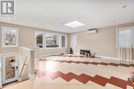 107 RUSSELL AVENUE - Photo 4