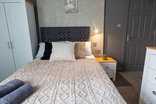 1 bedroom in a house share to rent - Photo 1