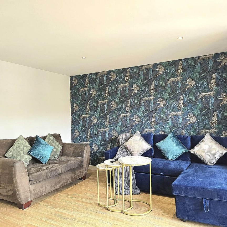 2 Bed Flat, London, E3 - Photo 1