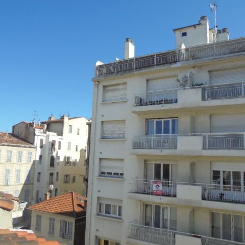 Appartement 1 pièces 14m2 MARSEILLE 5EME 416 euros - Photo 1